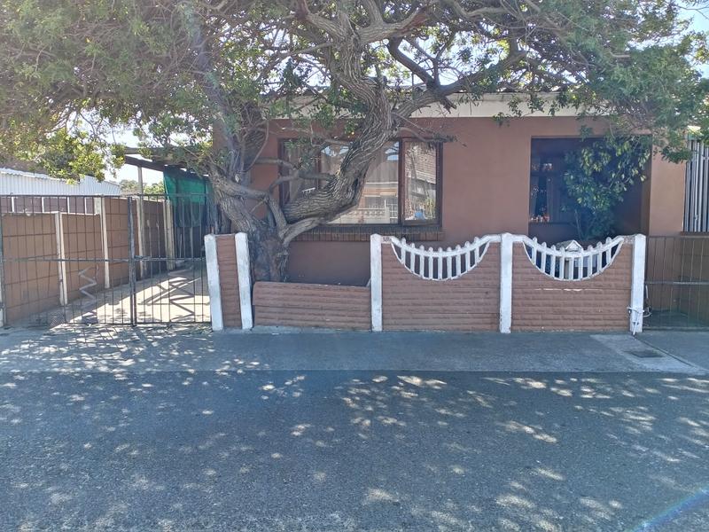 3 Bedroom Property for Sale in Lentegeur Western Cape